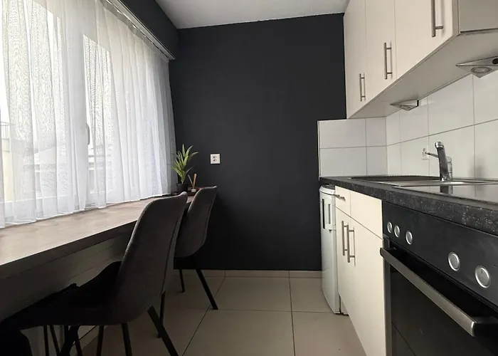 Moderne Mit Bergblick Und Nahe Thunersee